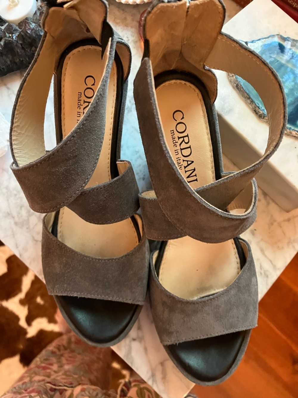 Cordani Gray Suede Crisscross Wedge Sandals